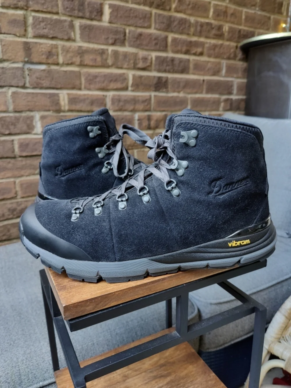 Danner Mens 12 Mountain 600 4.5 Hiking Boots Waterproof Black Suede Vibram
